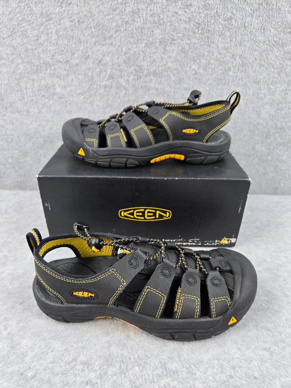 Keen Sandals Kids Youth Size 6 Black Newport Water Shoes Closed Toe Sports